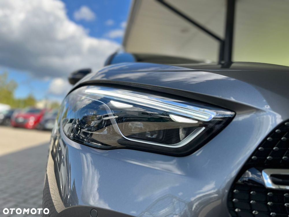 Mercedes-Benz GLA 220 mHEV 4-Matic AMG Line 8G-DCT - 36