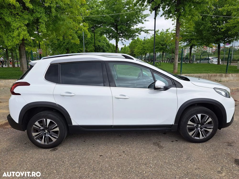 Peugeot 2008 PureTech 130 Allure Pack - 2