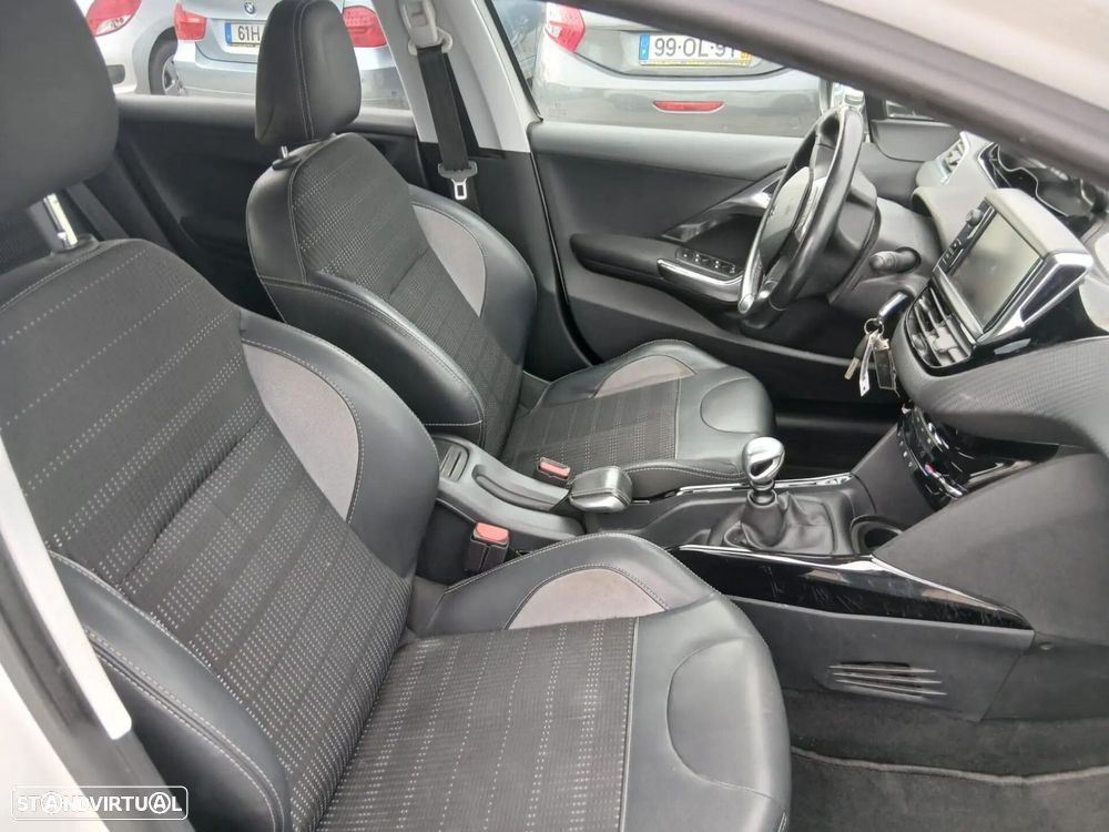 Peugeot 2008 1.6 BlueHDi Allure - 13