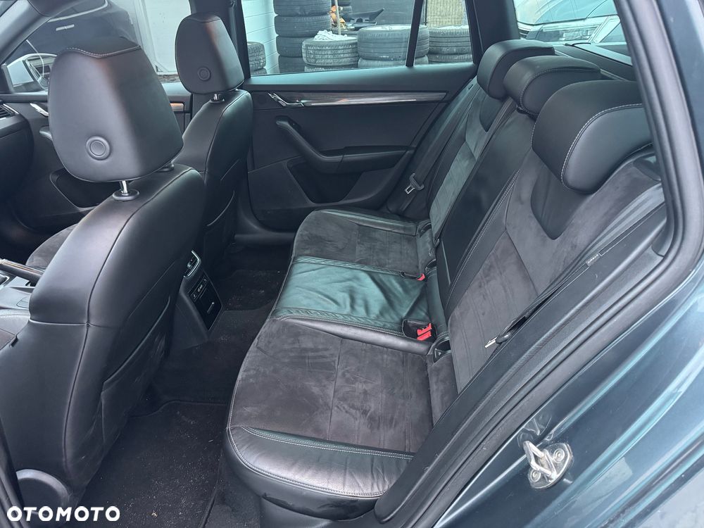 Skoda Octavia Scout 2.0 TDI 4x4 DSG - 27