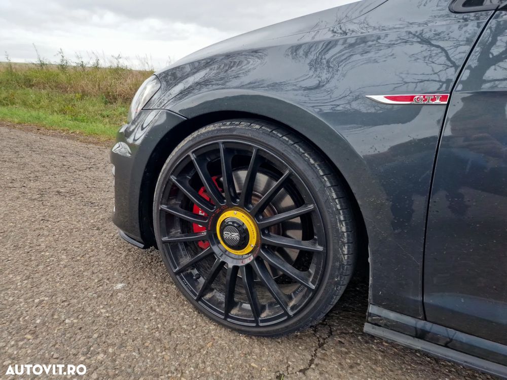 Volkswagen Golf GTI Performance BlueMotion Technology DSG - 5