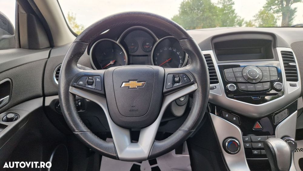 Chevrolet Cruze - 12