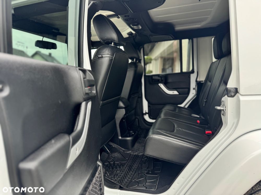 Jeep Wrangler Unlimited 2.8 CRD Automatik Sahara - 29