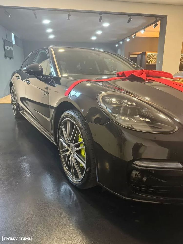 Porsche Panamera Sport Turismo 4 E-Hybrid