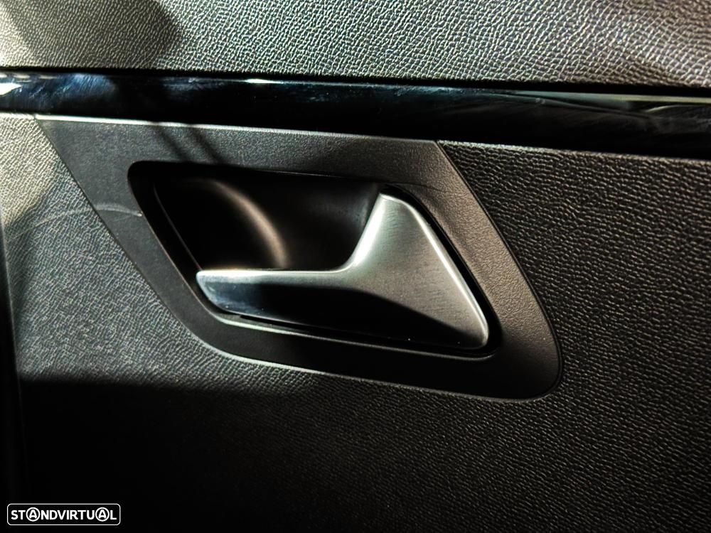Peugeot e-208 50 kWh GT Pack - 28