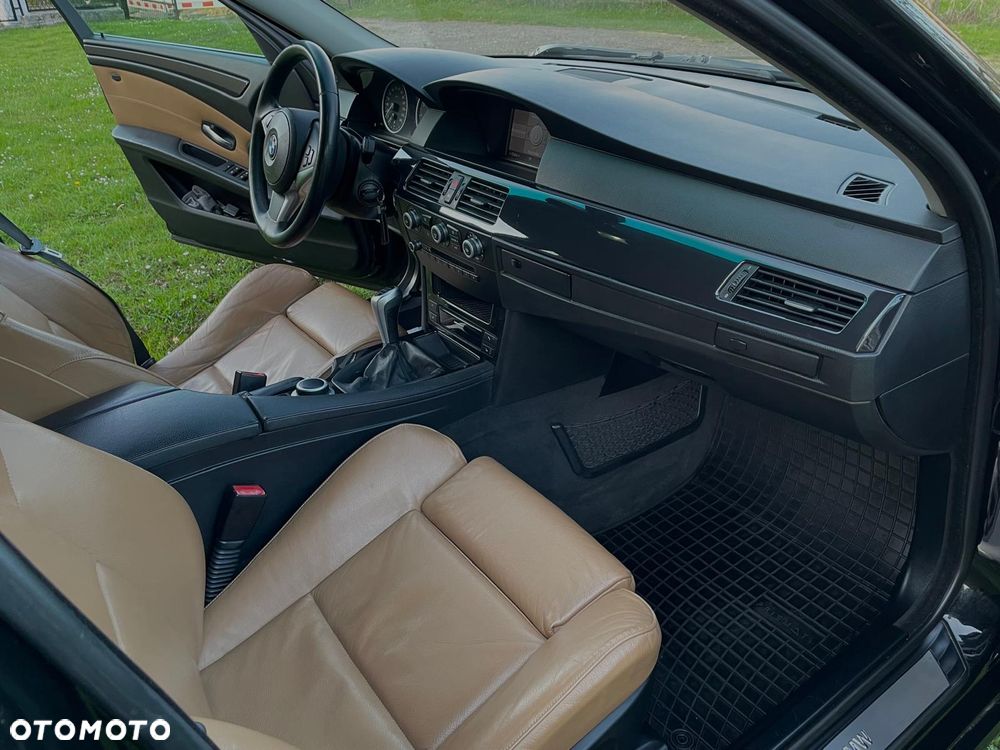 BMW Seria 5 525i - 11