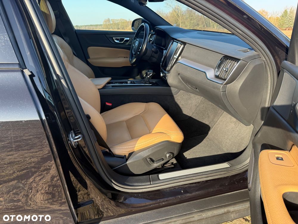 Volvo V60 Cross Country Pro T5 AWD - 13