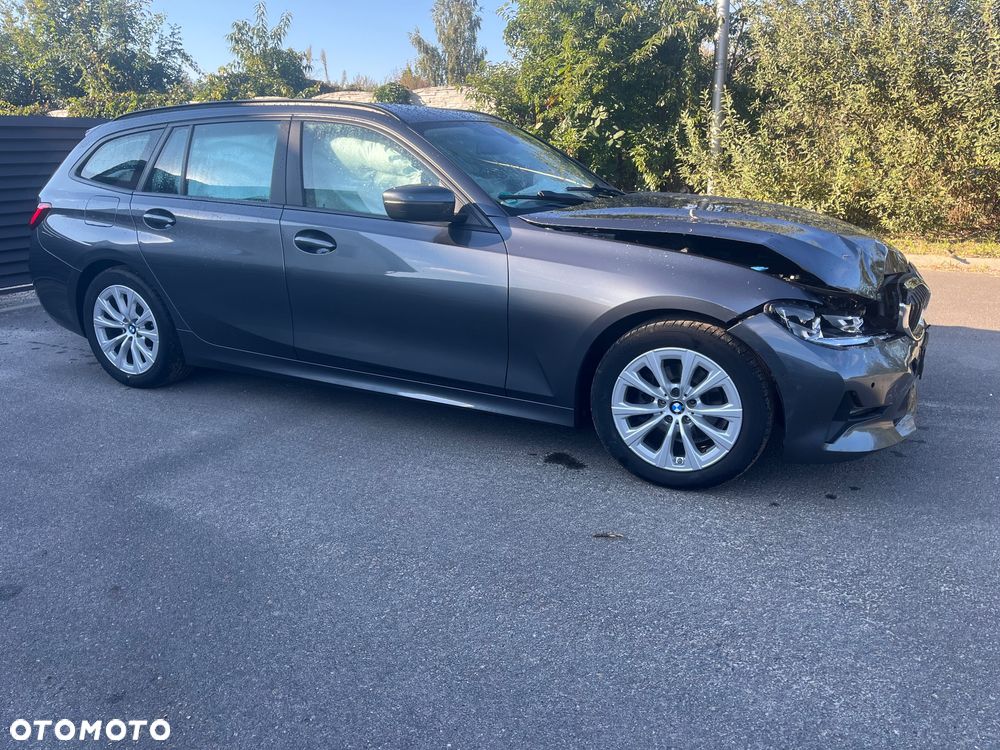 BMW Seria 3 318d Touring Sport Line - 11