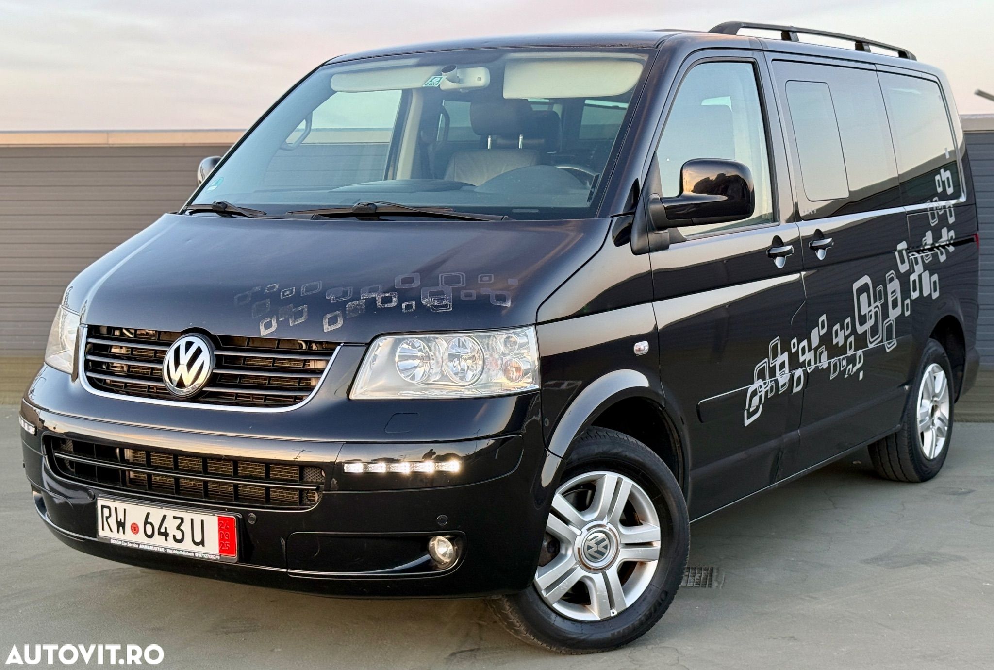 Volkswagen Multivan - 1