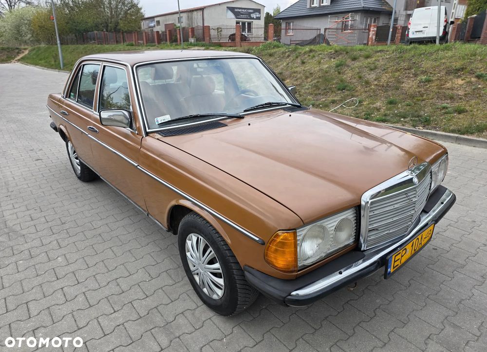 Mercedes-Benz W123 - 2