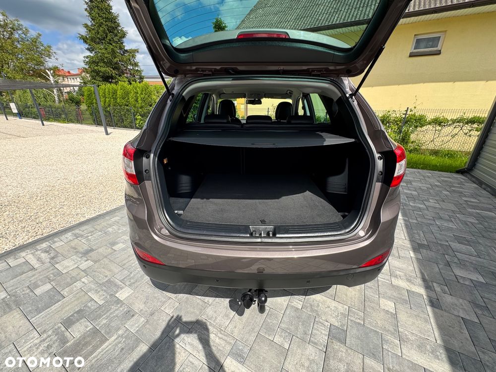 Hyundai ix35 1.6 2WD Fifa World Cup Edition - 17