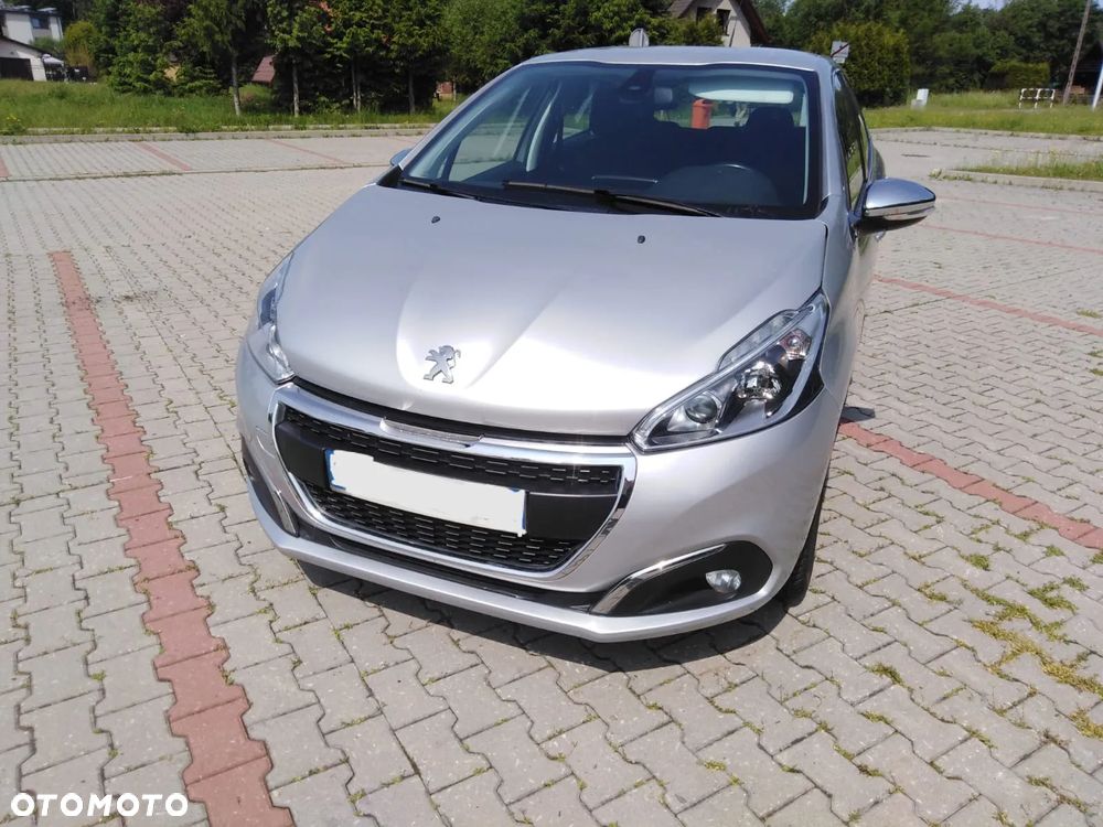 Peugeot 208 1.6 BlueHDi Allure S&S - 22