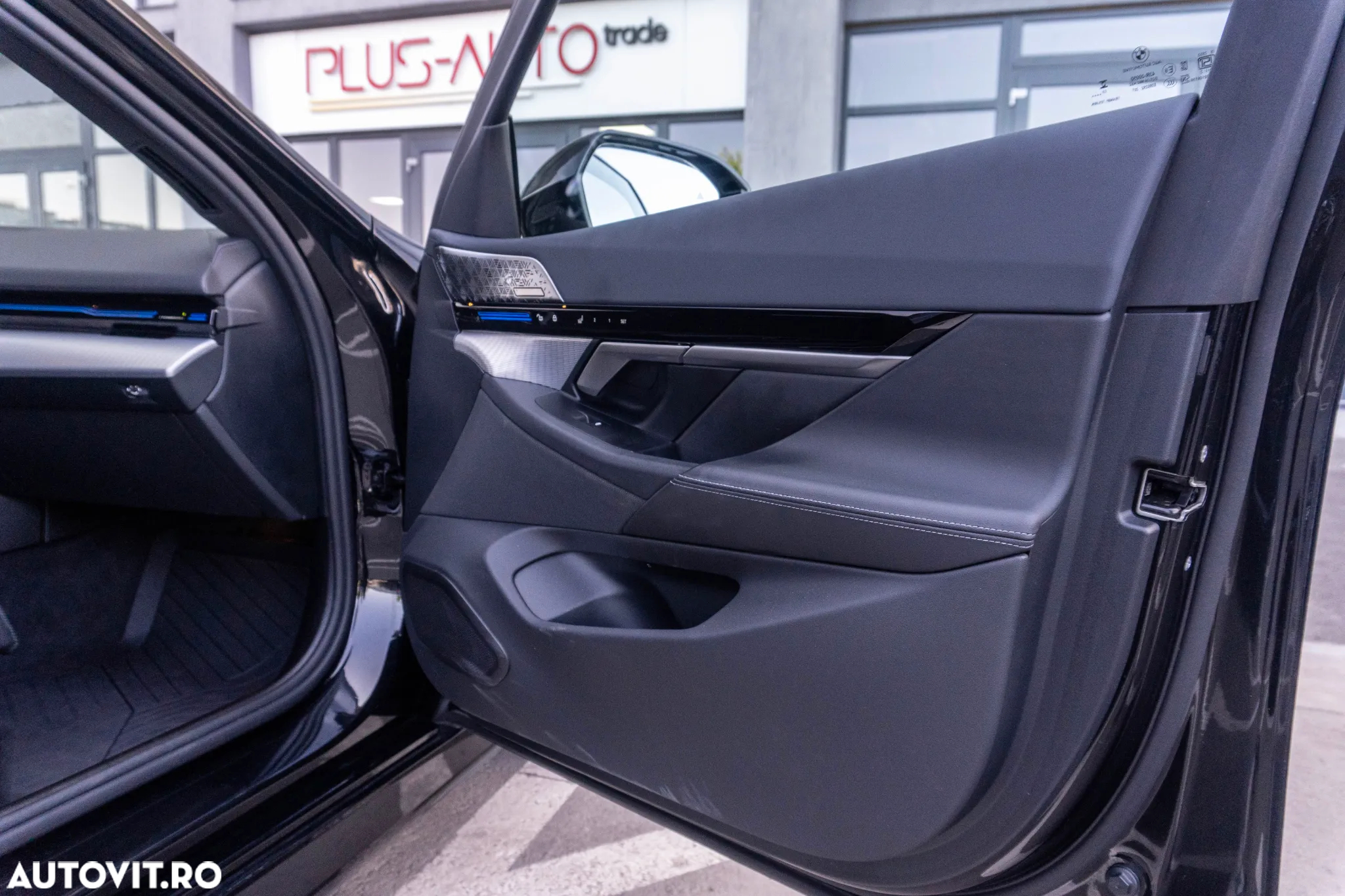 BMW Seria 5 520i Touring Aut. - 37