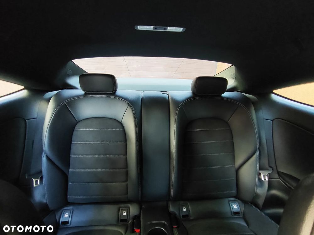 Mercedes-Benz Klasa C 180 AMG Line - 18