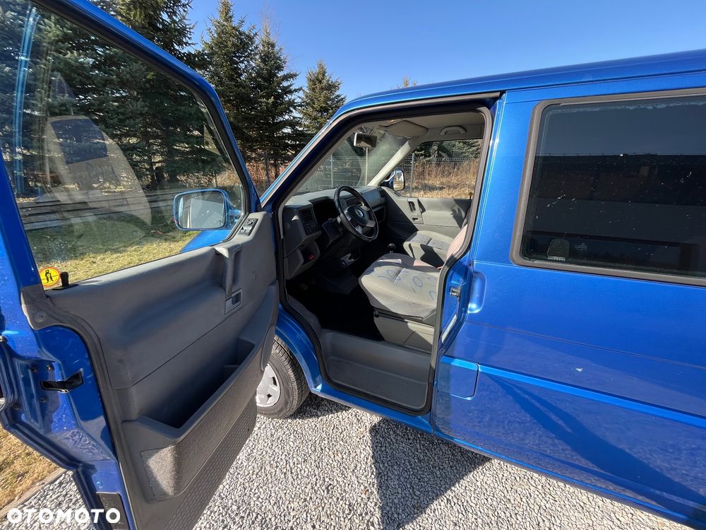 Volkswagen Multivan - 13