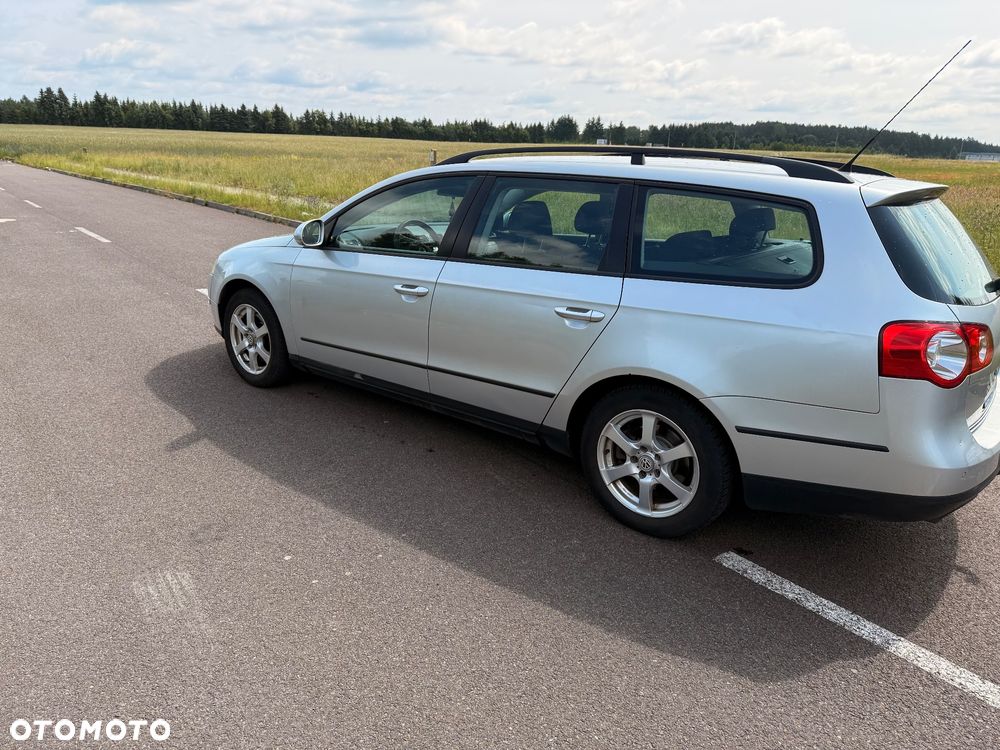 Volkswagen Passat 2.0 TDI Comfortline DSG - 4