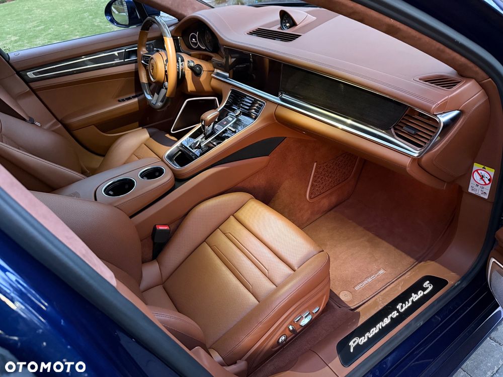 Porsche Panamera Turbo S - 10