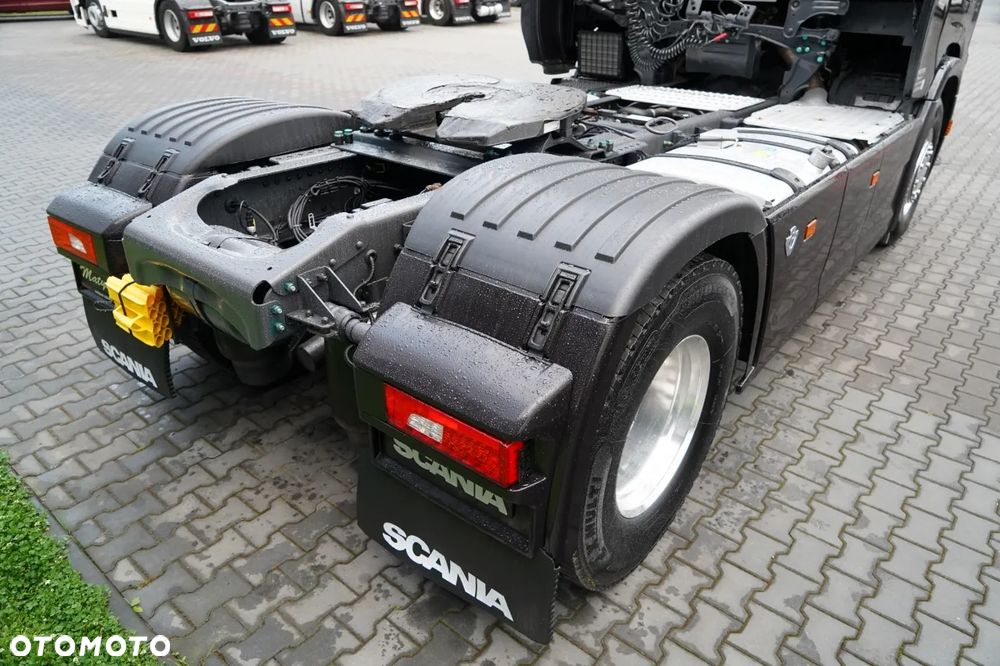 Scania S 580 / V8 / RETARDER / KLIMA POSTOJOWA / CAŁA NA PODUSZKACH / ALUFELGI / SKÓRY / - 16