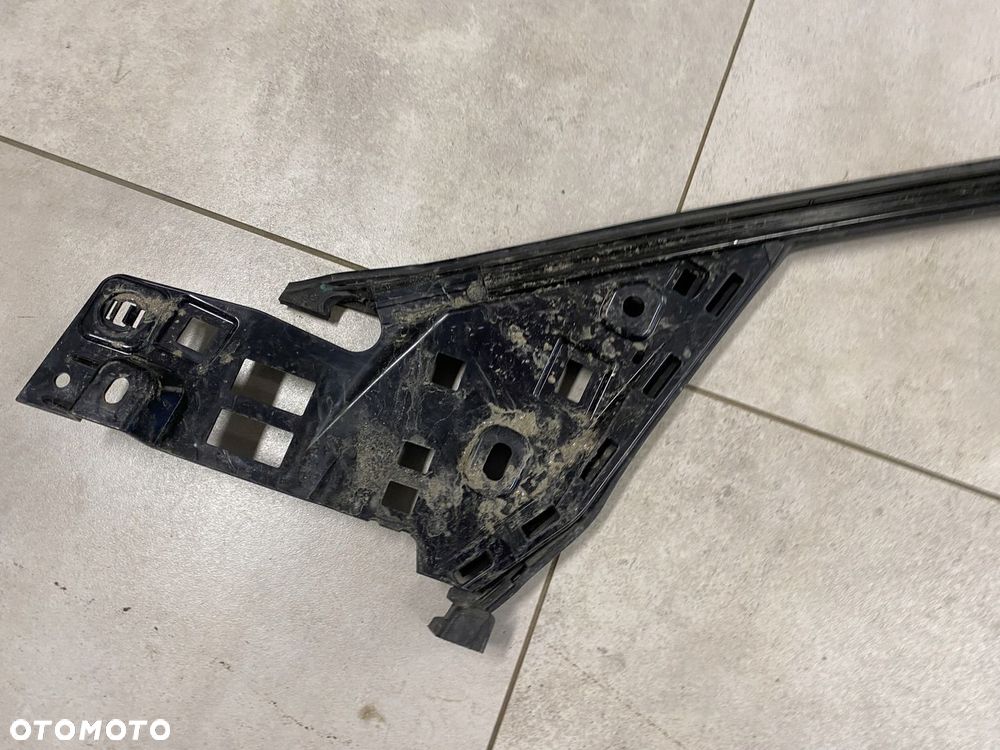 BMW i3 USZCZELKA DACHOWA PRAWA 7314020 - 6