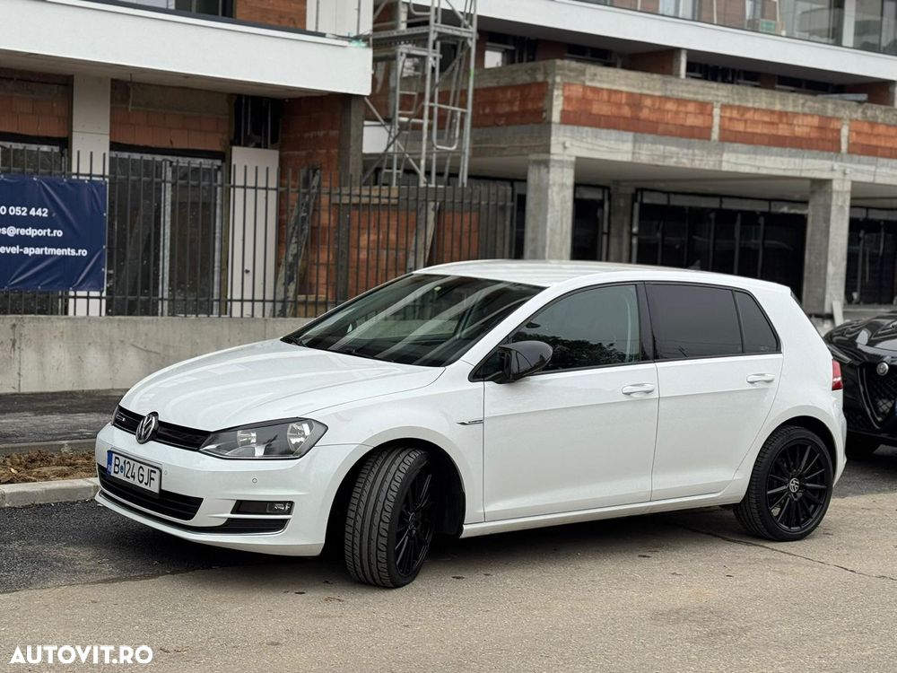 Volkswagen Golf - 1