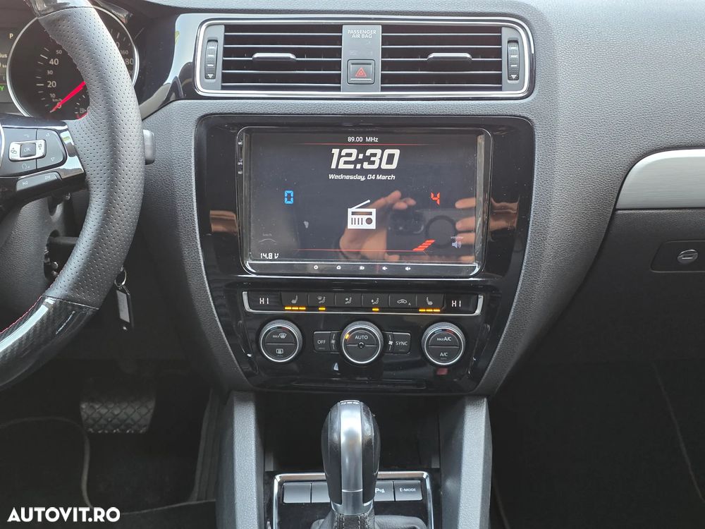 Volkswagen Jetta 1.4 DSG Highline - 14