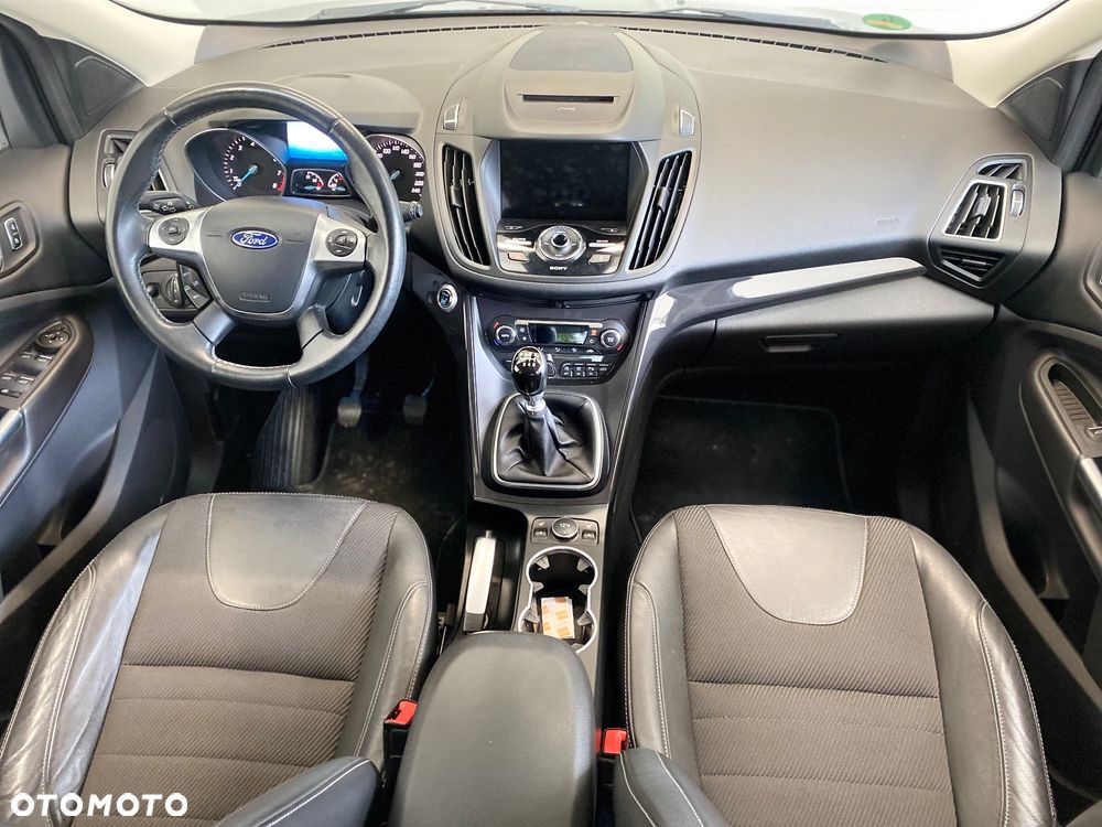 Ford Kuga 1.5 EcoBoost 2x4 Titanium - 13