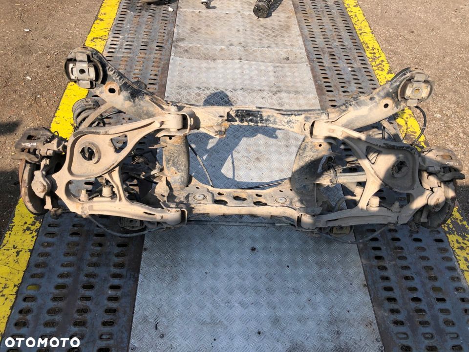 ML W164 zawieszenie belka zaciski tyl 3.0 CDI V6 - 8