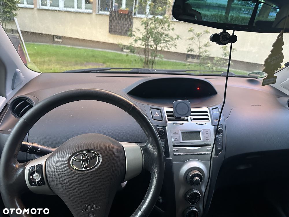 Toyota Yaris 1.3 Sol - 21