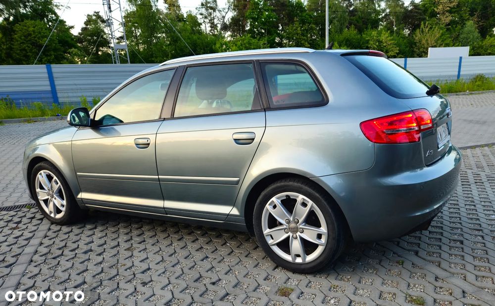 Audi A3 Sportback 1.6 TDI DPF Ambiente - 4