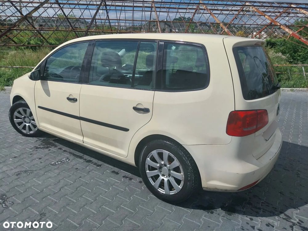 Volkswagen Touran - 2