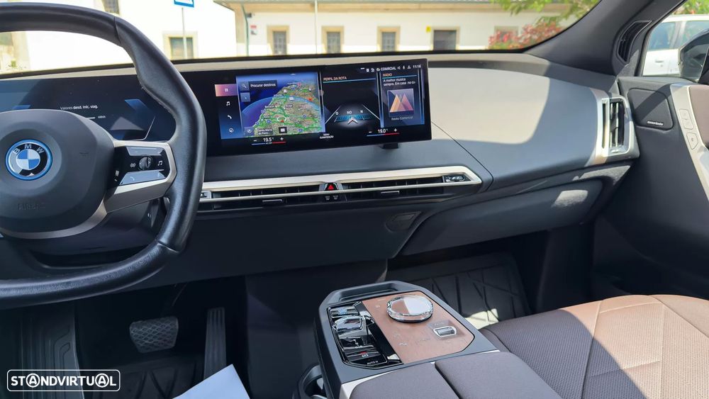 BMW iX xDrive 40 - 17