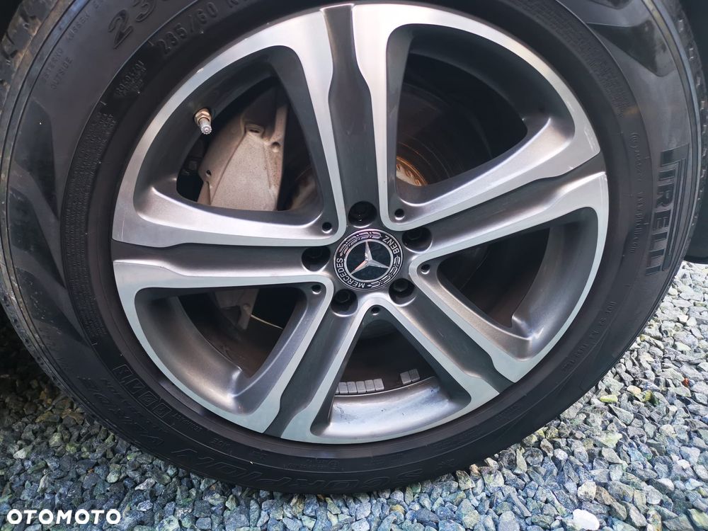 Mercedes-Benz GLC - 32