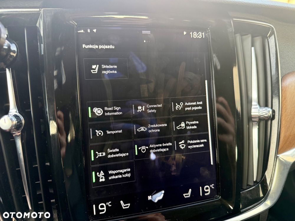 Volvo V90 D5 AWD Geartronic Momentum - 31
