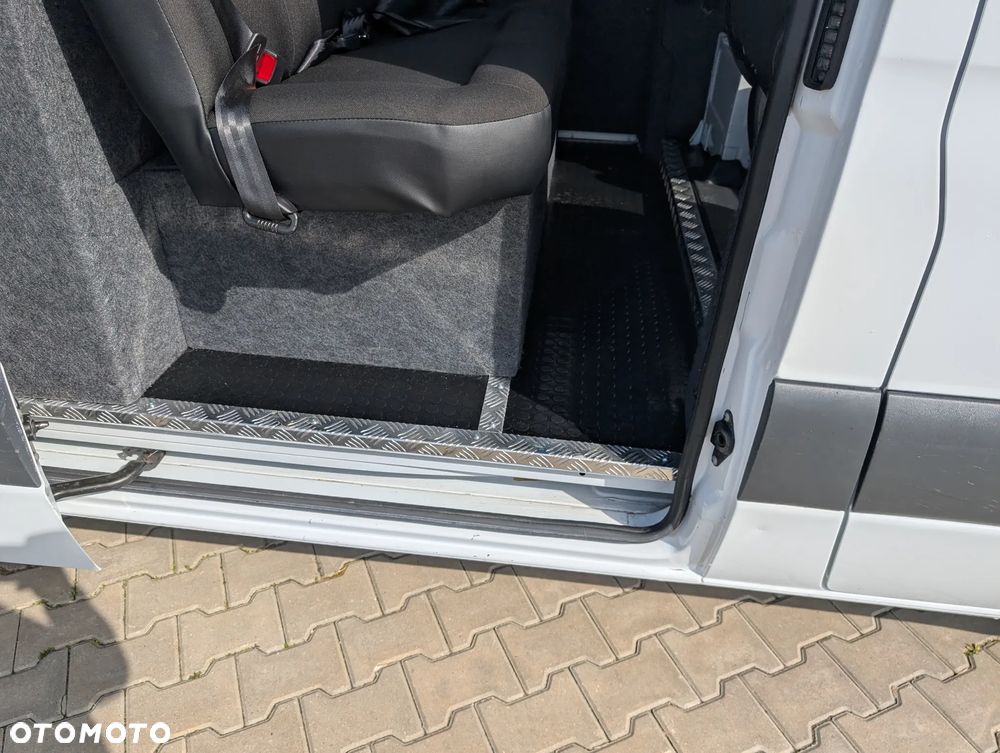 Mercedes-Benz Sprinter - 22