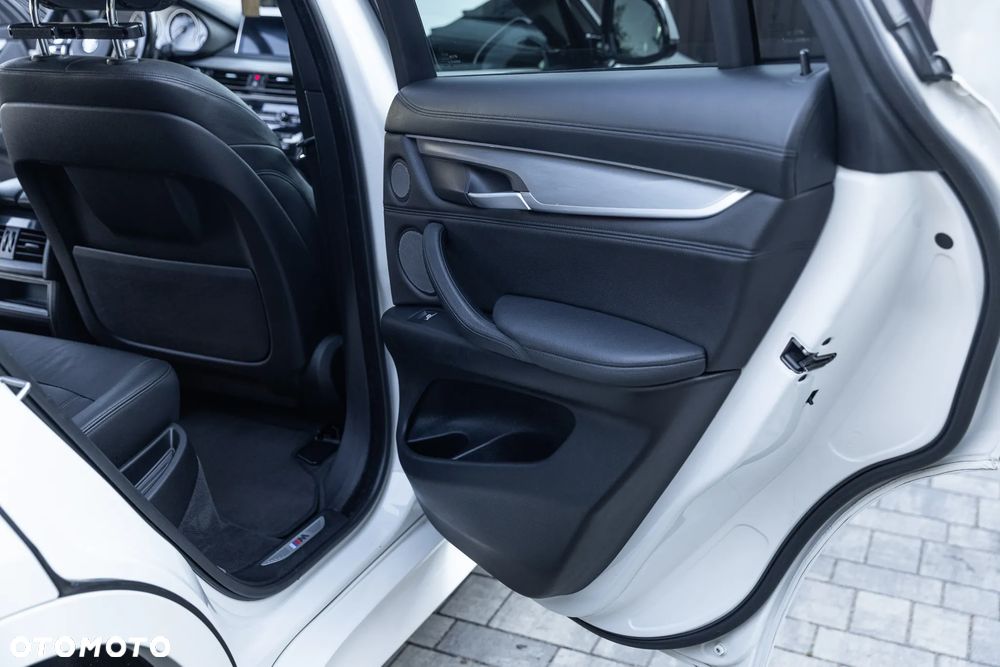 BMW X6 xDrive40d - 33