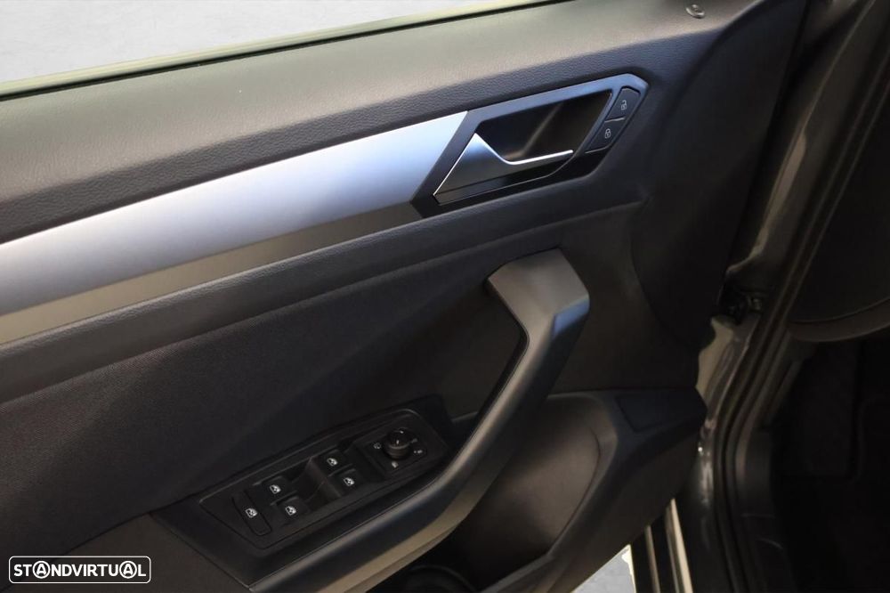 VW T-Roc 1.5 TSI Urban DSG - 21