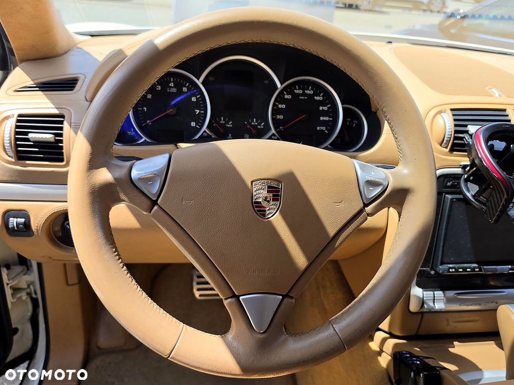 Porsche Cayenne Tiptronic S GTS - 23
