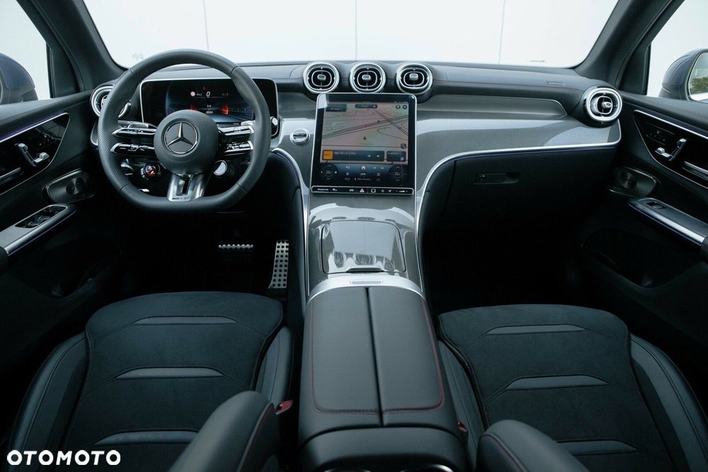 Mercedes-Benz GLC - 32