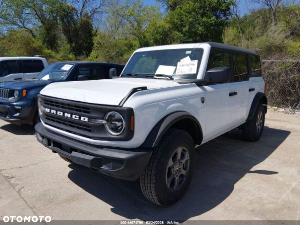 Ford Bronco - 2