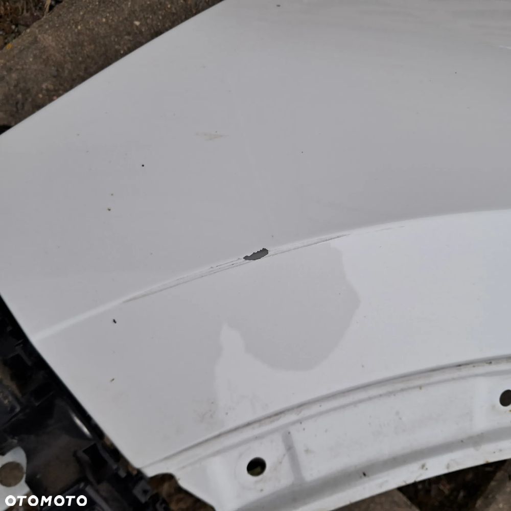 Błotnik lewy ślizg listewķa emblemat Renault Captur II 2019> Biały ładny - 2