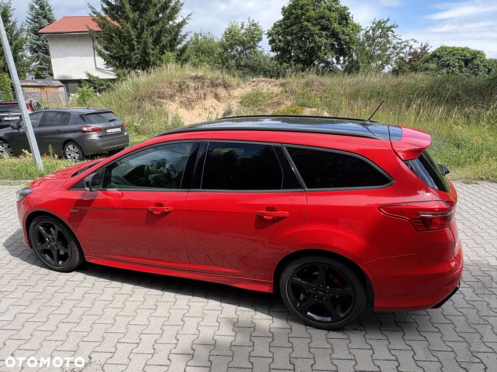 Ford Focus 1.5 EcoBoost ST-Line - 5