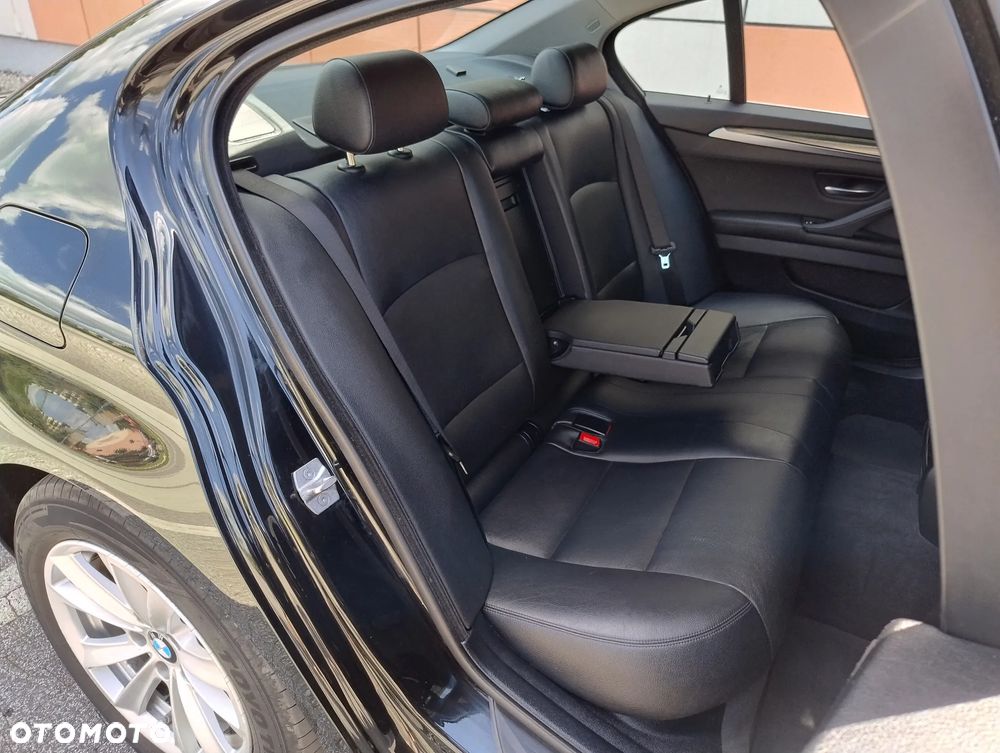 BMW Seria 5 518d - 19