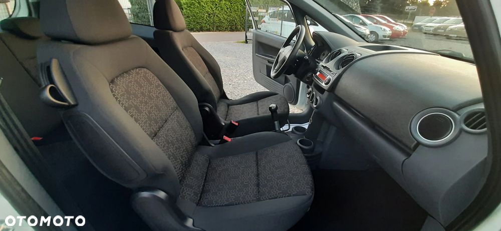 Mitsubishi Colt - 38