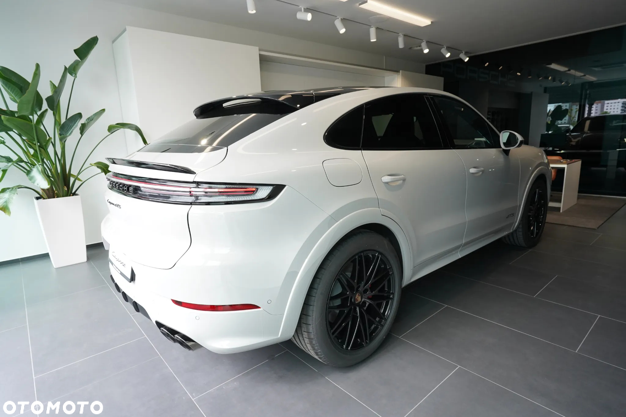 Porsche Cayenne Coupe GTS - 3