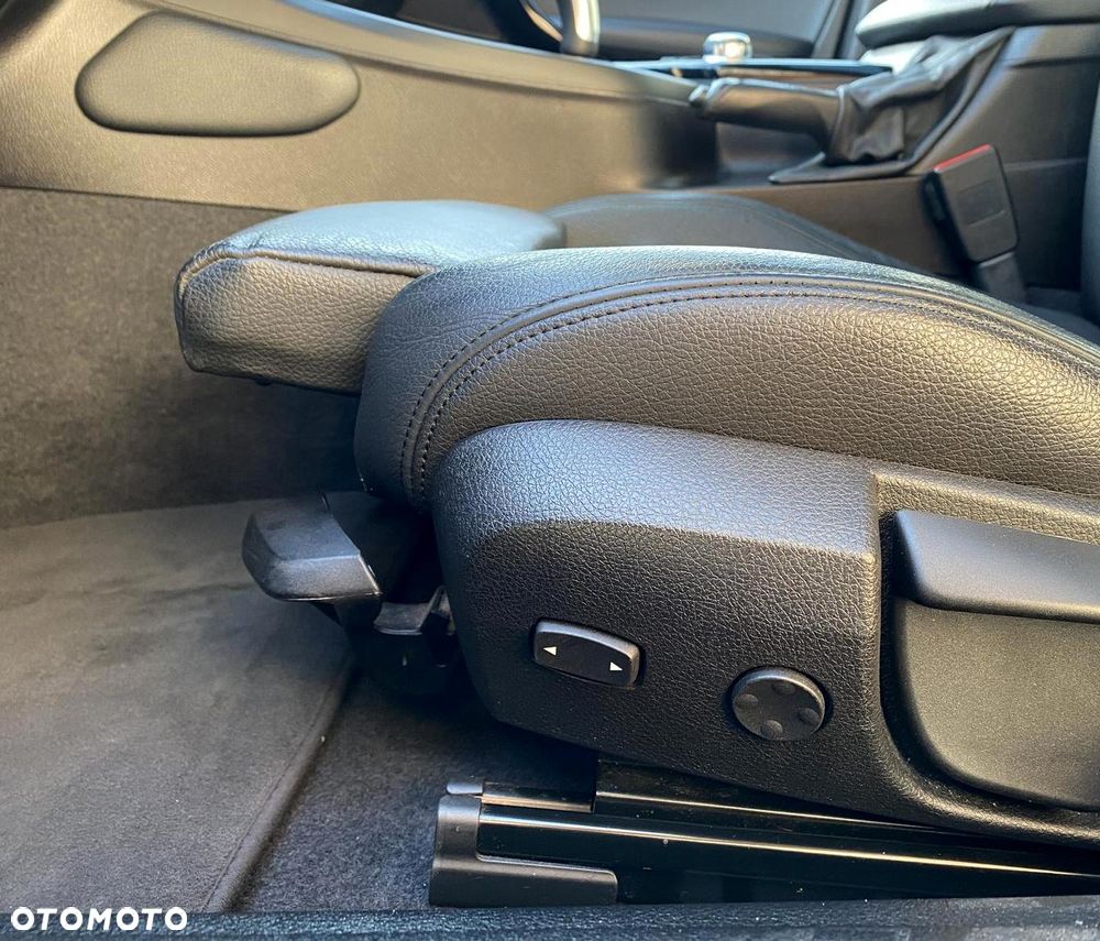 BMW Seria 1 120d M Sport - 25