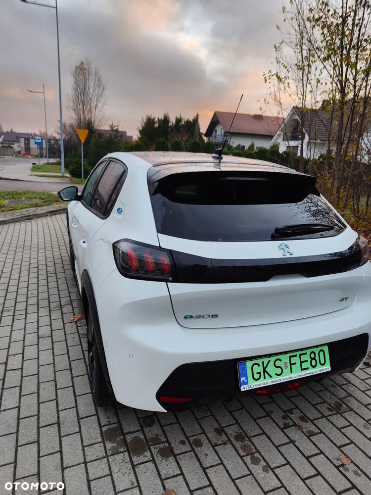 Peugeot 208 e-208 GT - 10