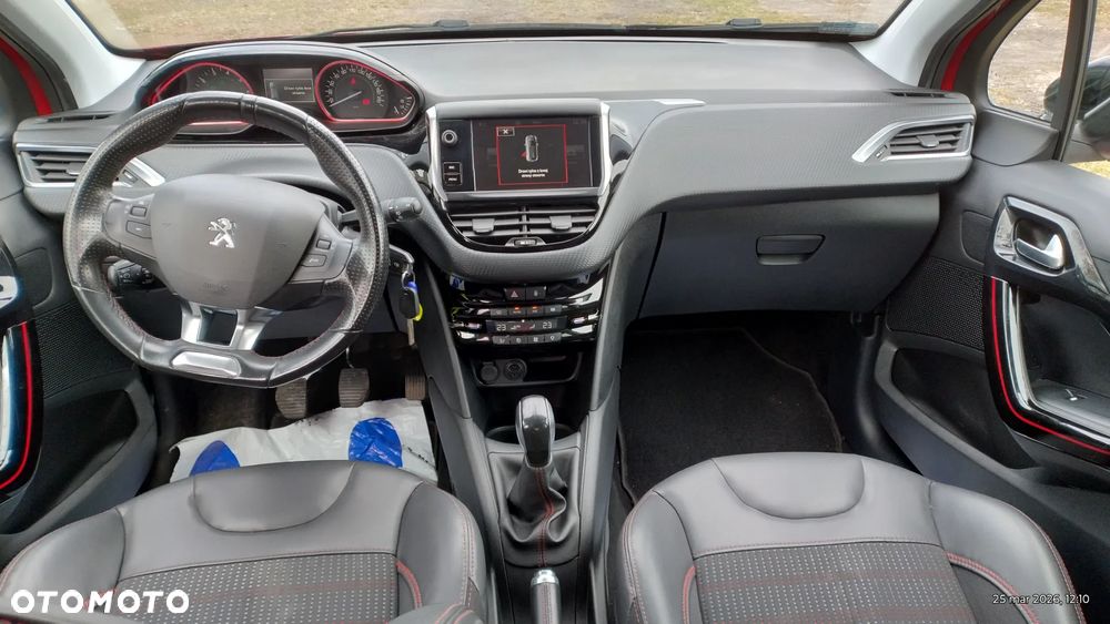 Peugeot 208 - 10