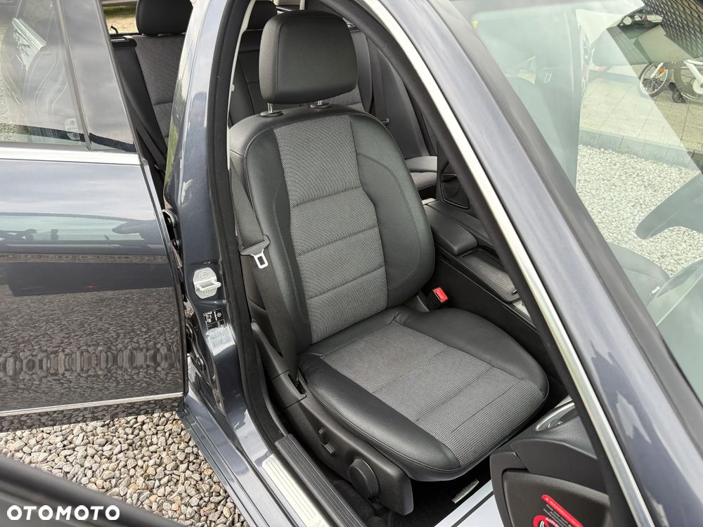 Mercedes-Benz Klasa C 180 CDI Avantgarde Edition - 24