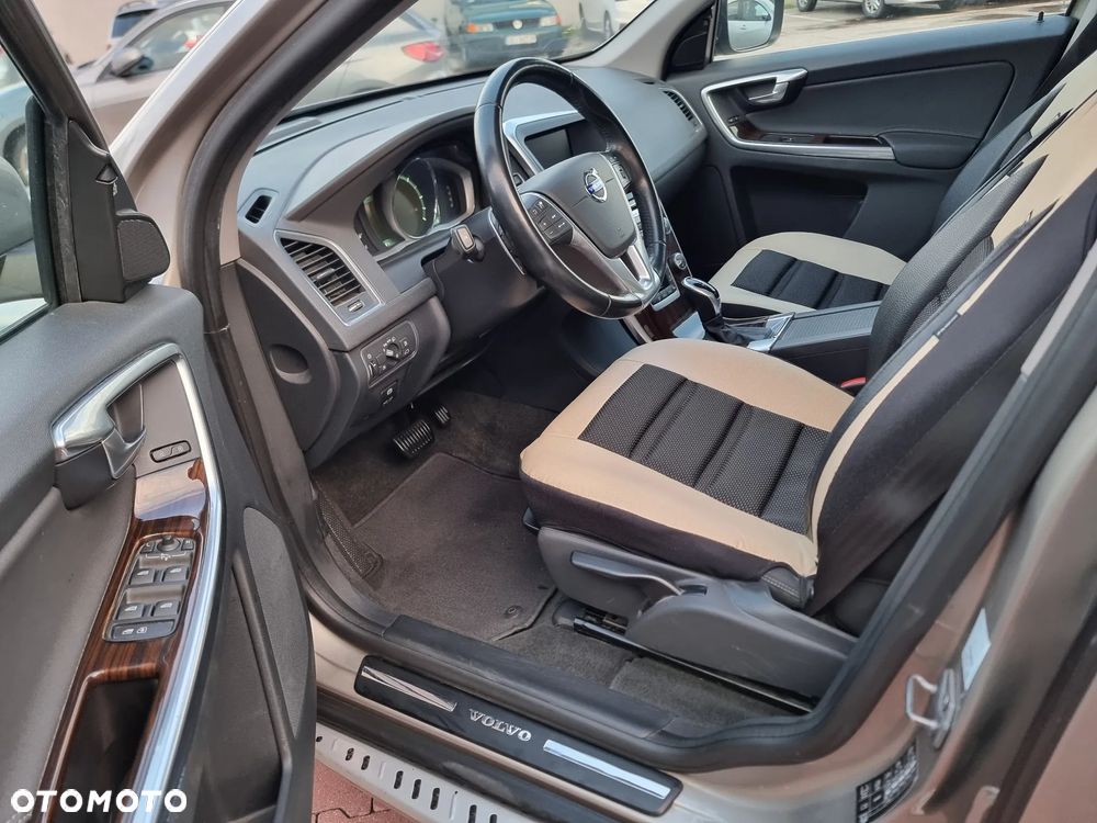 Volvo XC 60 D5 AWD Geartronic Momentum - 16