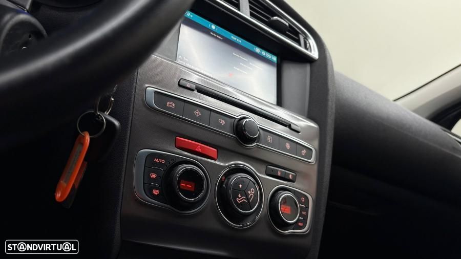 Citroën C4 BlueHDi 120 Stop&Start Shine - 17